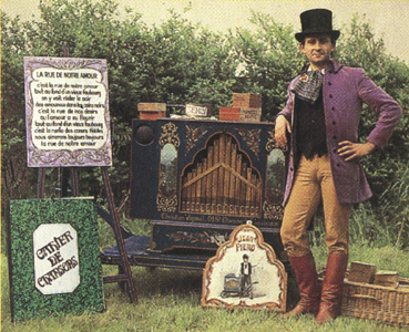 "Jean Piero" avec son orgue de barbarie a longtemps joué au pied du Sacré Coeur de Paris
