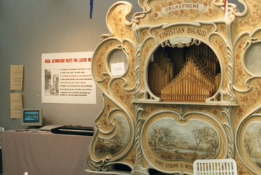 Première mondiale à MUSICORA 1987 : un orgue à tuyaux jouant grâce à une liaison MIDI avec un ordinateur