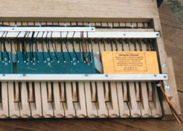Clavier de clavecin adapté au système MIDI